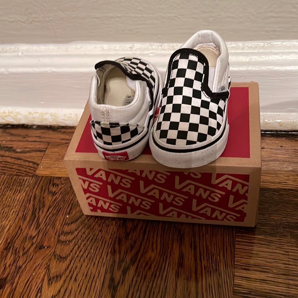 Vans Black & White Checkerboard Slip On Sneakers Size 4c (Unisex)